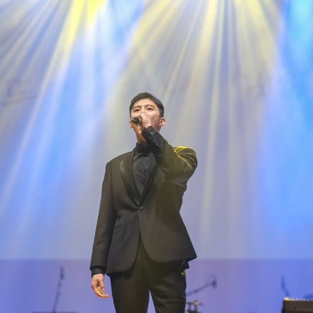 A moment captured by Kim Wooseok's fan