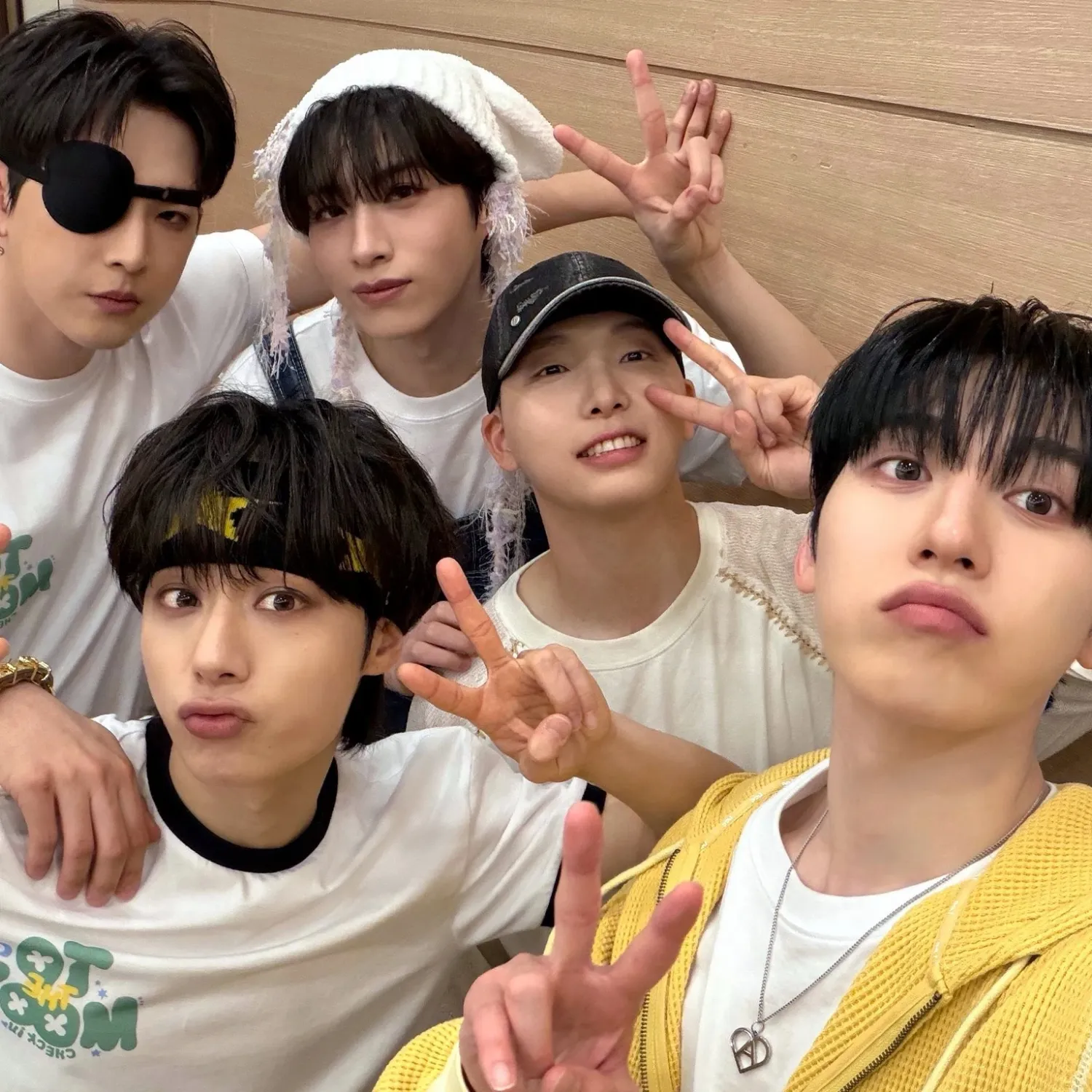 Latest photo of Seoho (ONEUS)