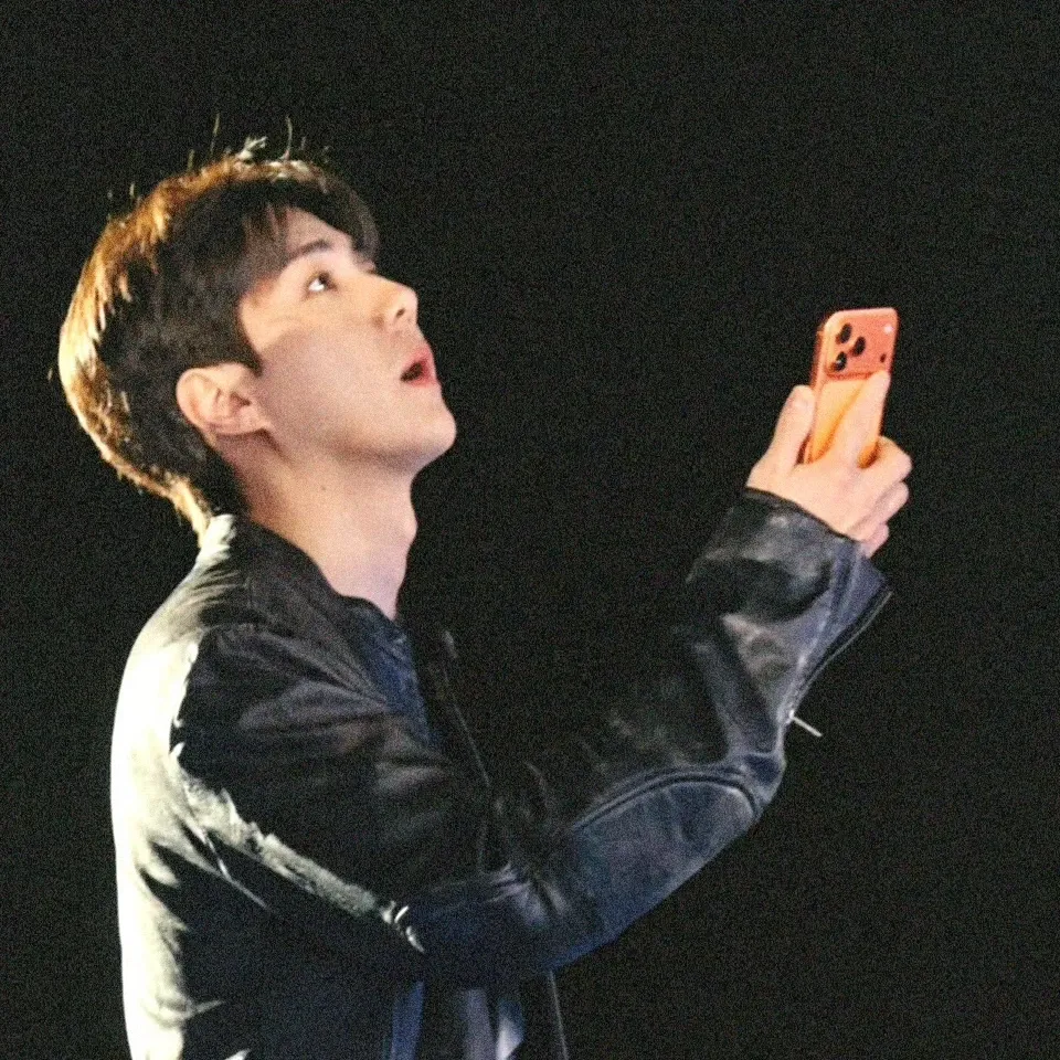 Recent activity shot of Sehun (EXO)