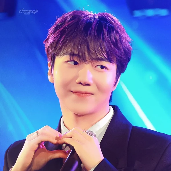 Popular profile image of Jinho (PENTAGON) selected by votes