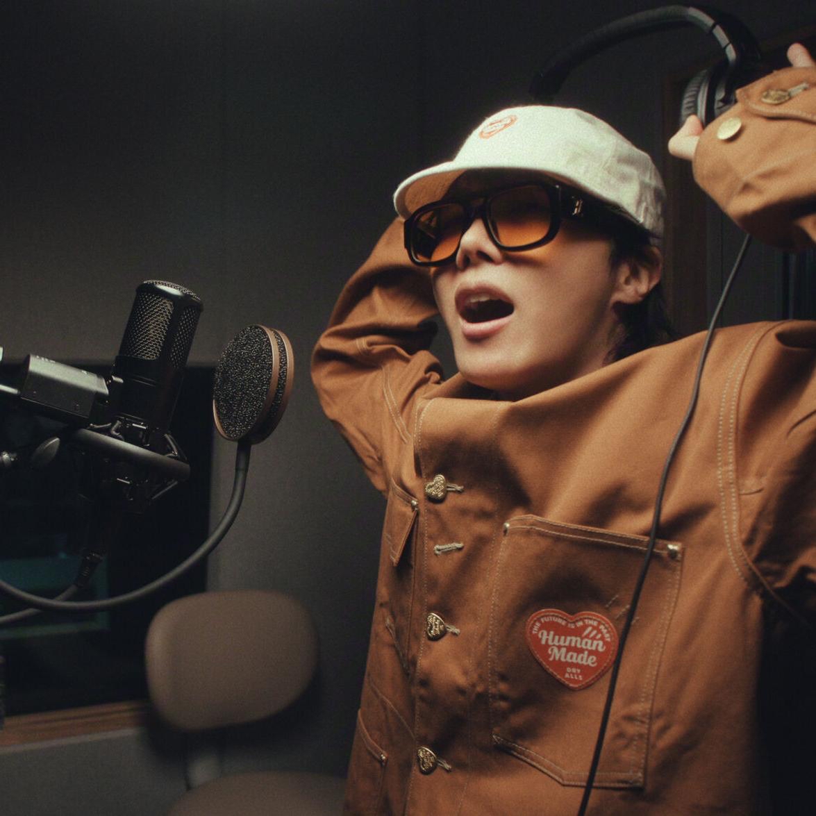 Foto terbaru j-hope (BTS)