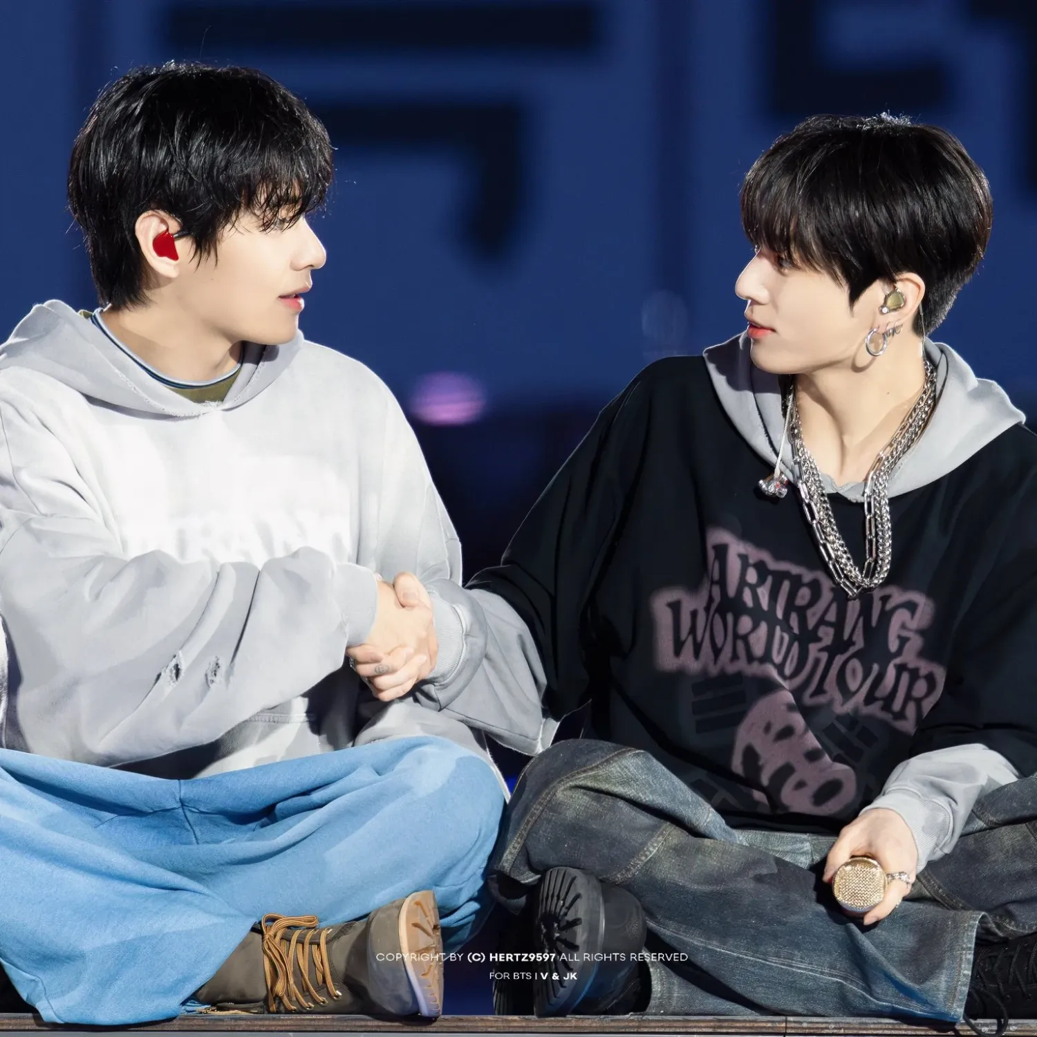 뷔 (방탄소년단)의 최신 사진