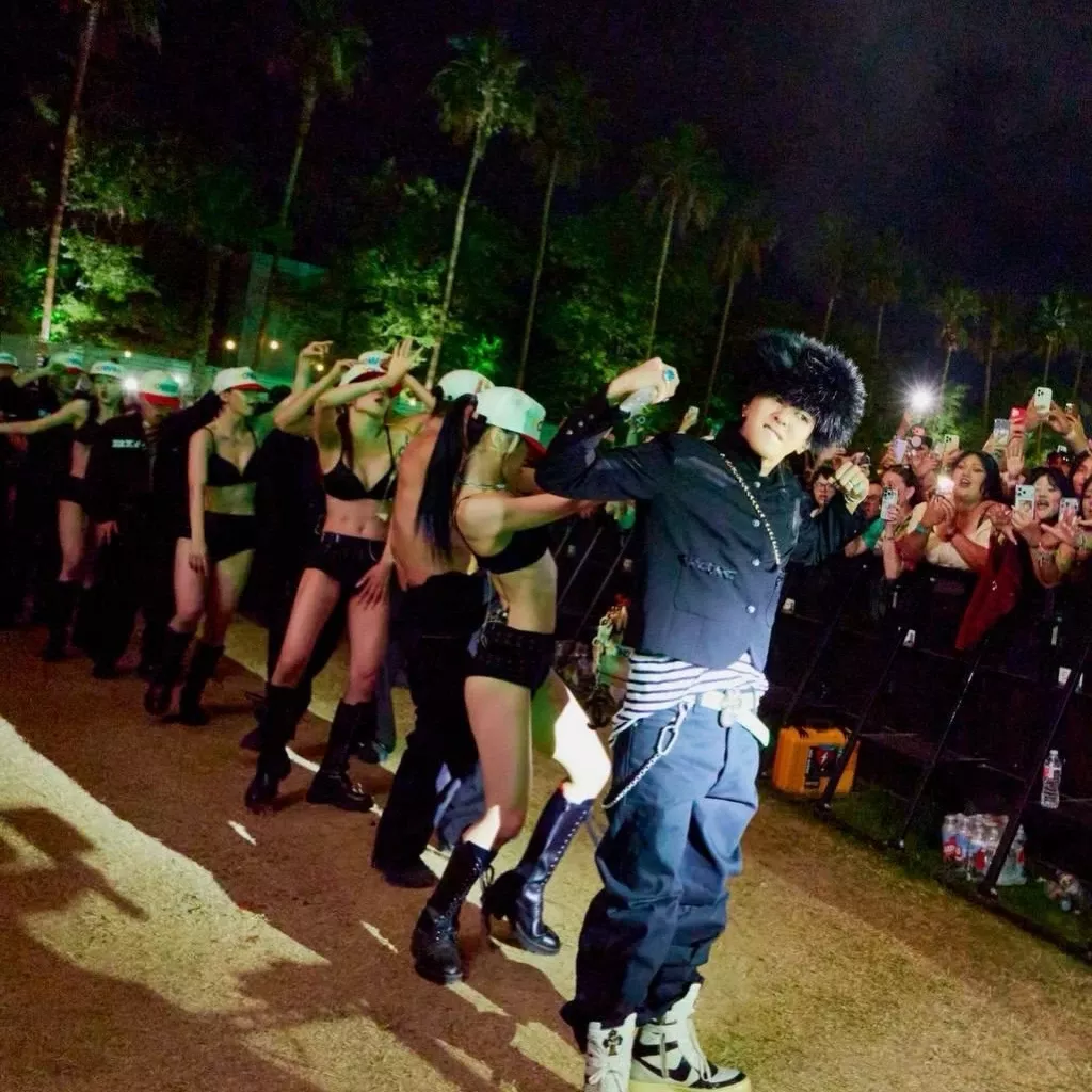 Behind-the-scenes cut of G-DRAGON (BIGBANG)