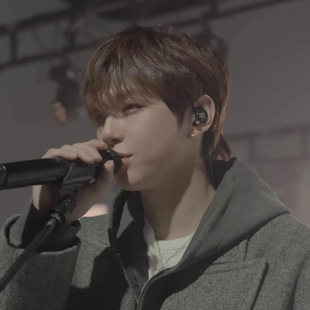 강다니엘 최근 활동샷