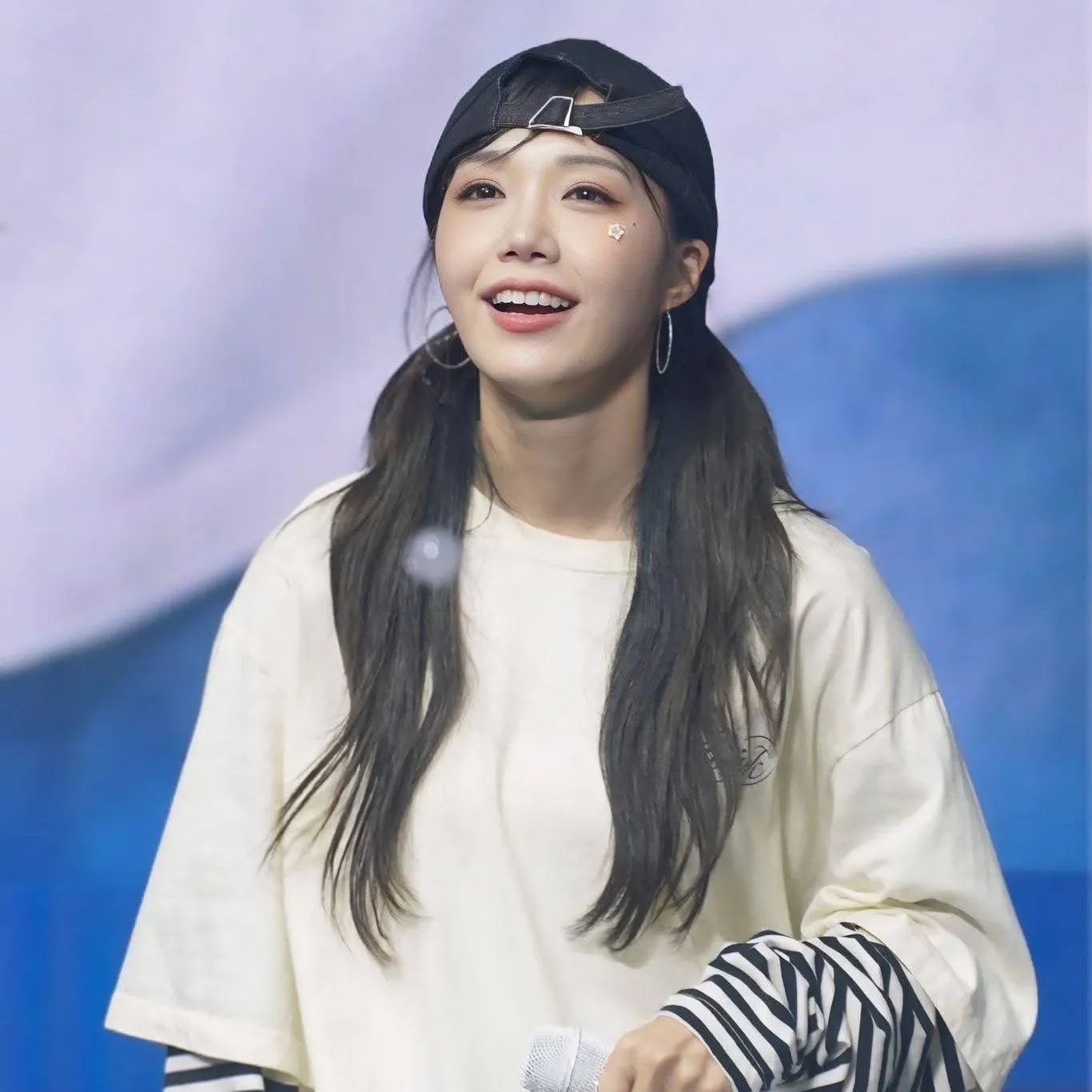A moment captured by Jeong Eunji (Apink)'s fan