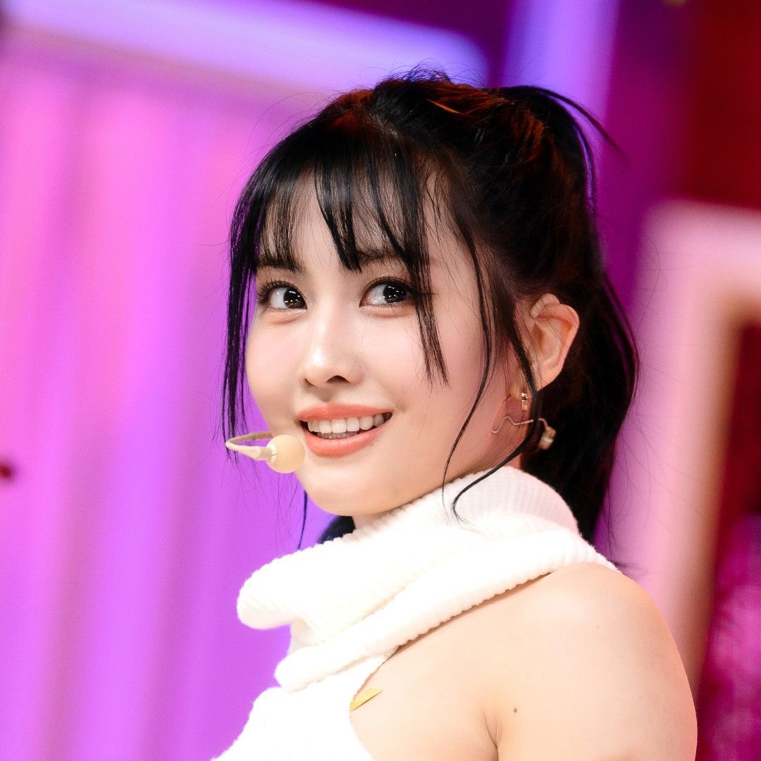 Momo (TWICE)的最新照片