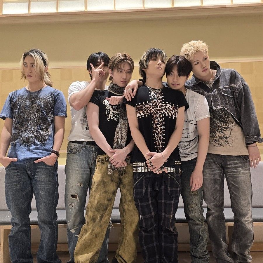 Behind-the-scenes cut of JUST B