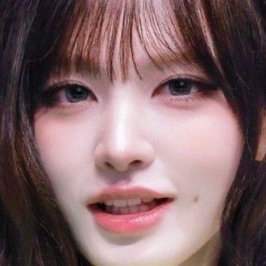 리즈 (IVE)의 비하인드 컷