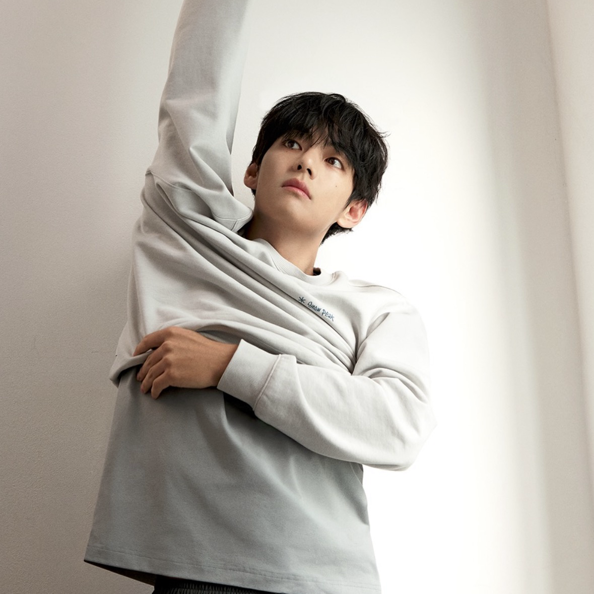 뷔 (방탄소년단)의 비하인드 컷