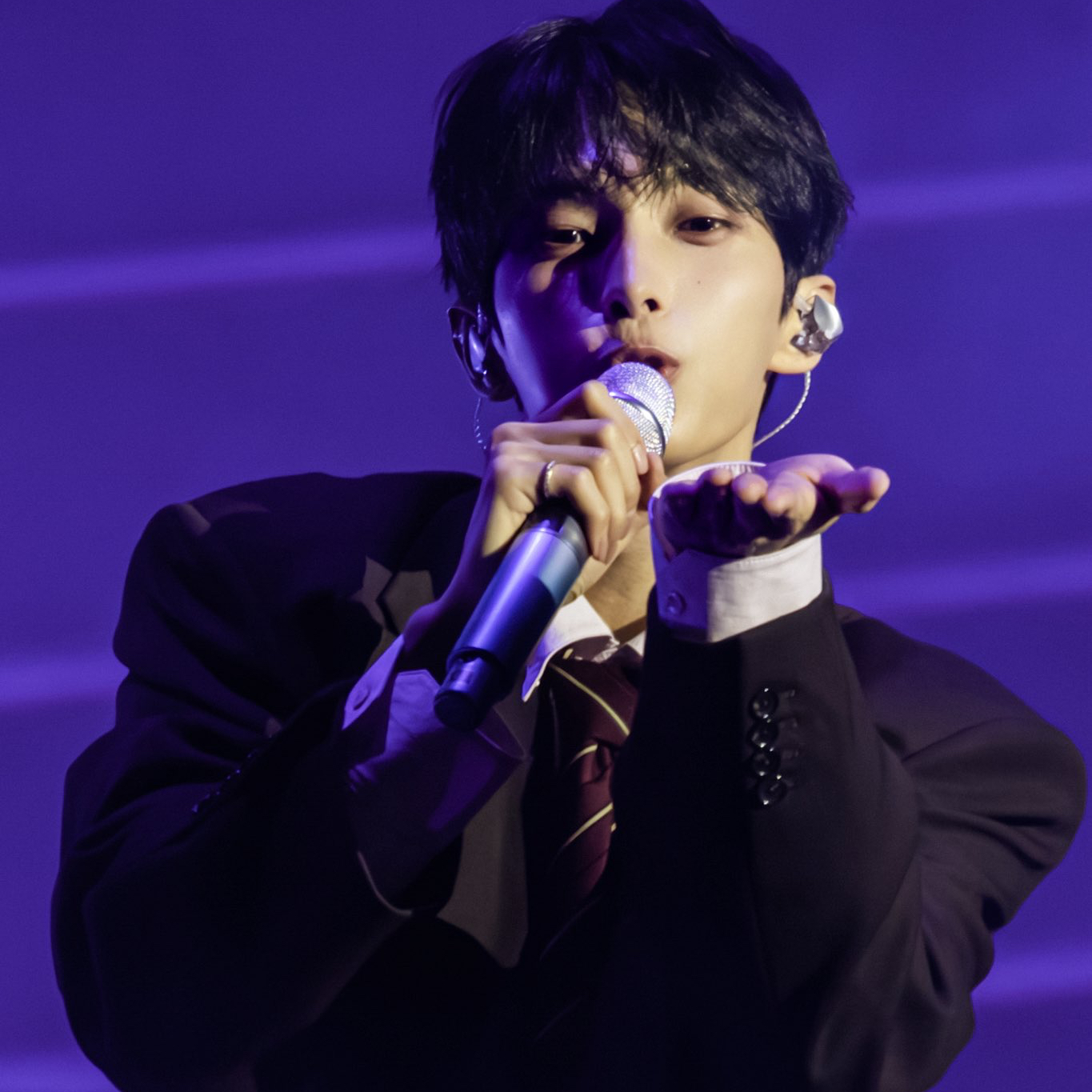 Behind-the-scenes cut of DK (SEVENTEEN)