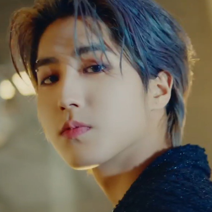 Latest photo of HAN (Stray Kids)