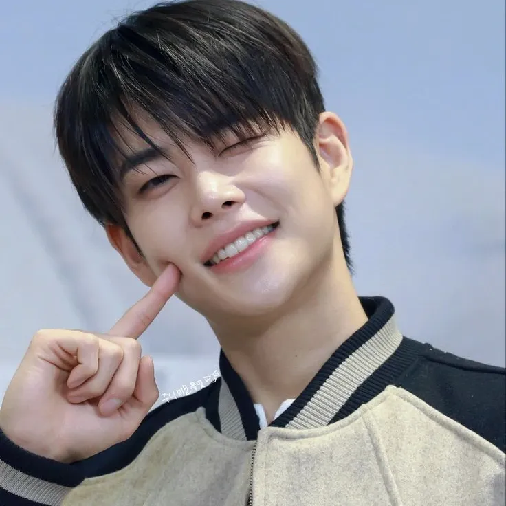 Behind-the-scenes cut of MJ (ASTRO)