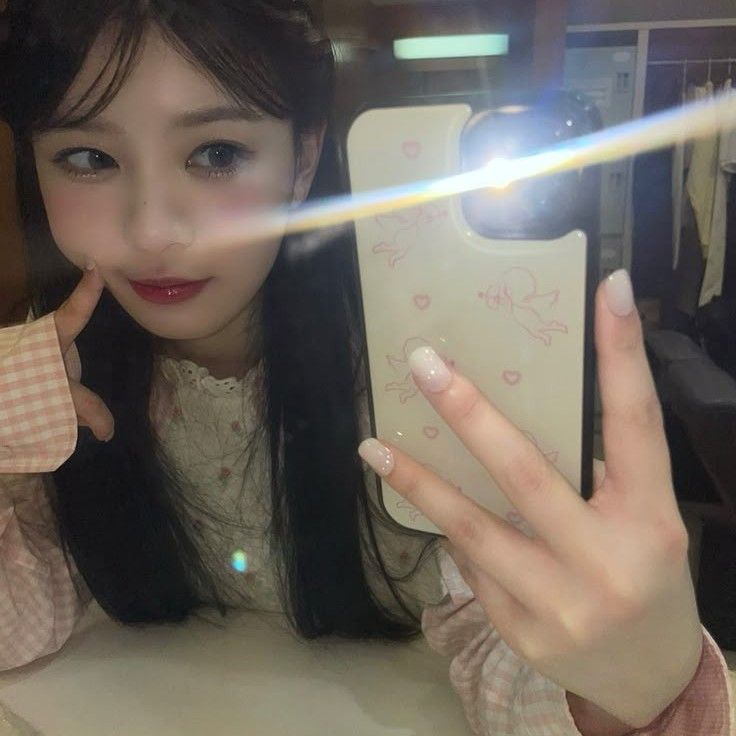 Moka (ILLIT)的幕后花絮