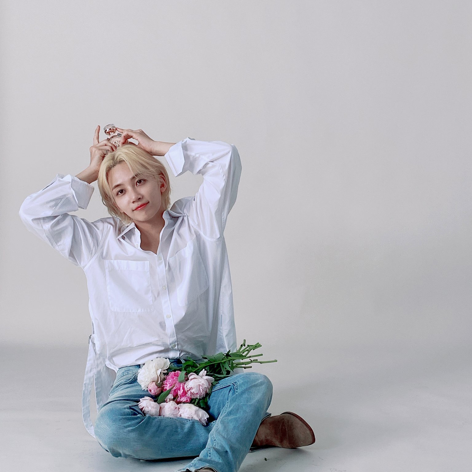 A moment captured by Jeonghan (SEVENTEEN)'s fan