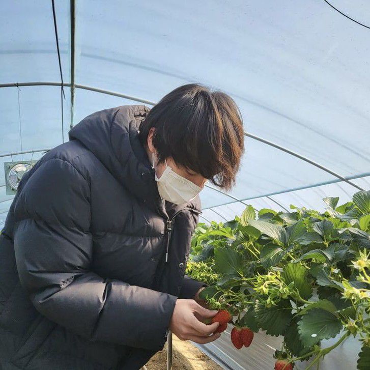 Foto aktivitas terbaru Jin (BTS)