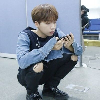 A moment captured by Jeong Sewoon's fan