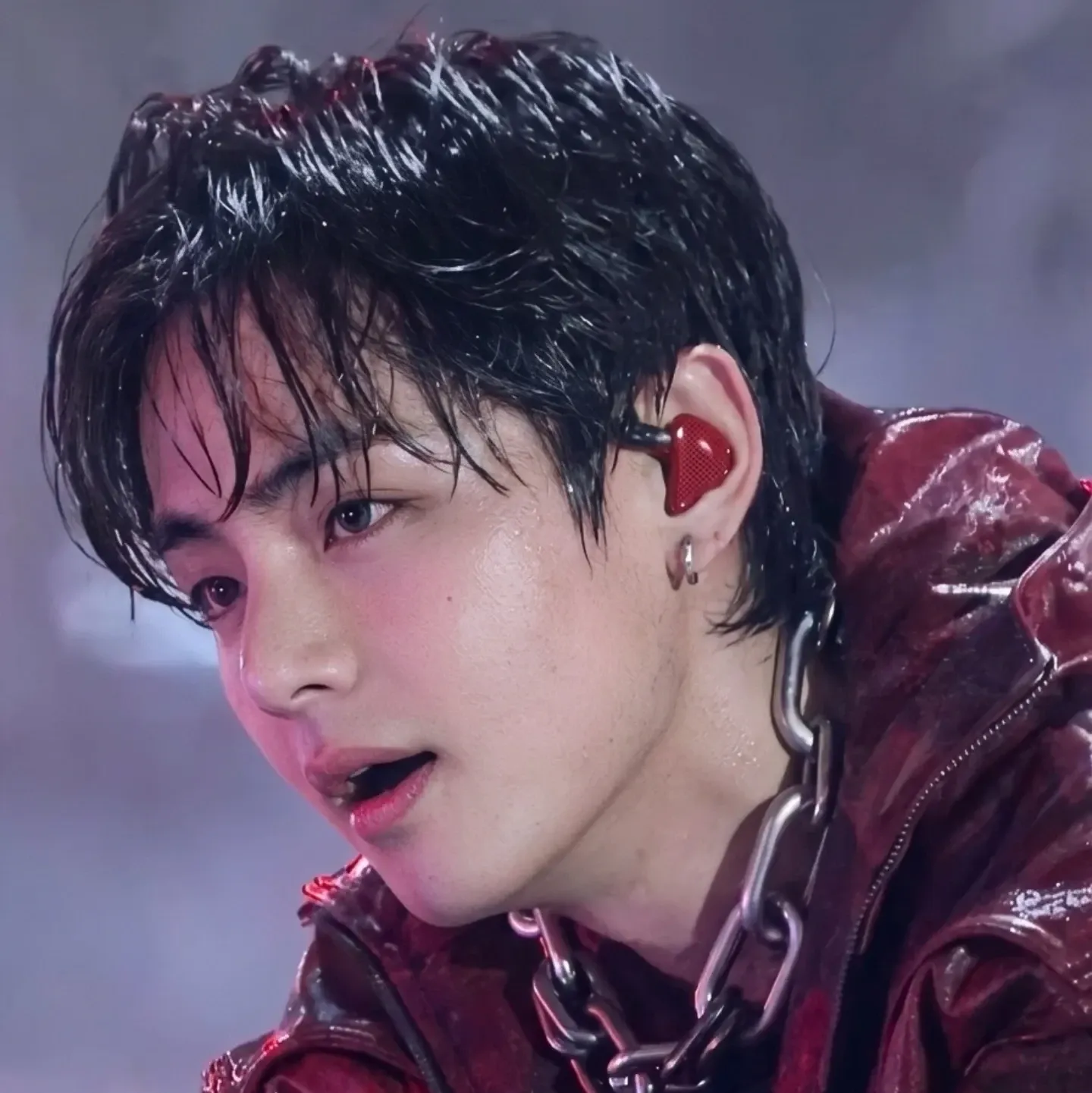 V (BTS)の舞台裏ショット