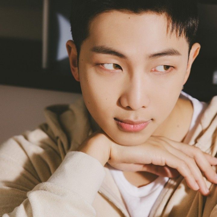 Behind-the-scenes cut of BTS