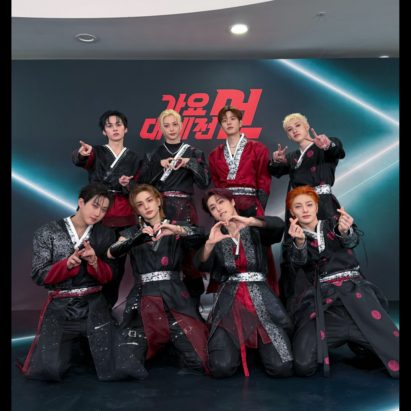 Behind-the-scenes cut of Stray Kids