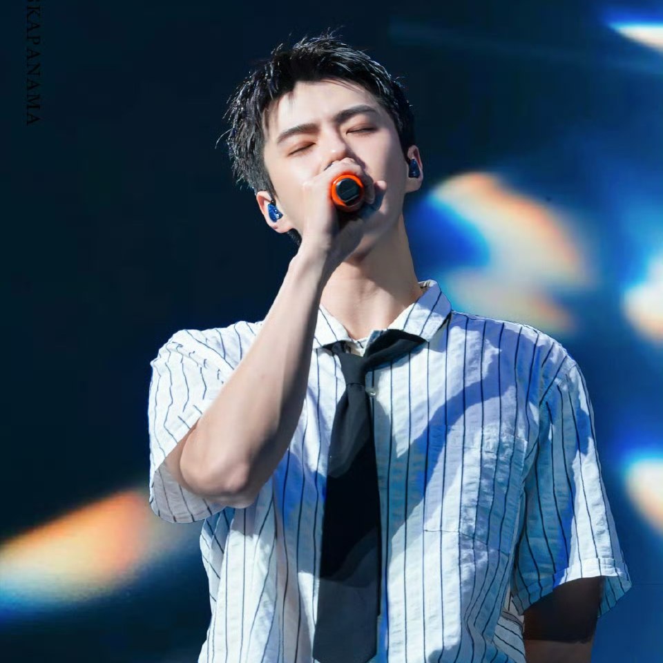 세훈 (EXO) 최근 활동샷