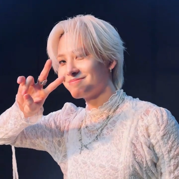 Signature photo of Kawashiri Ren (JO1) capturing their charm