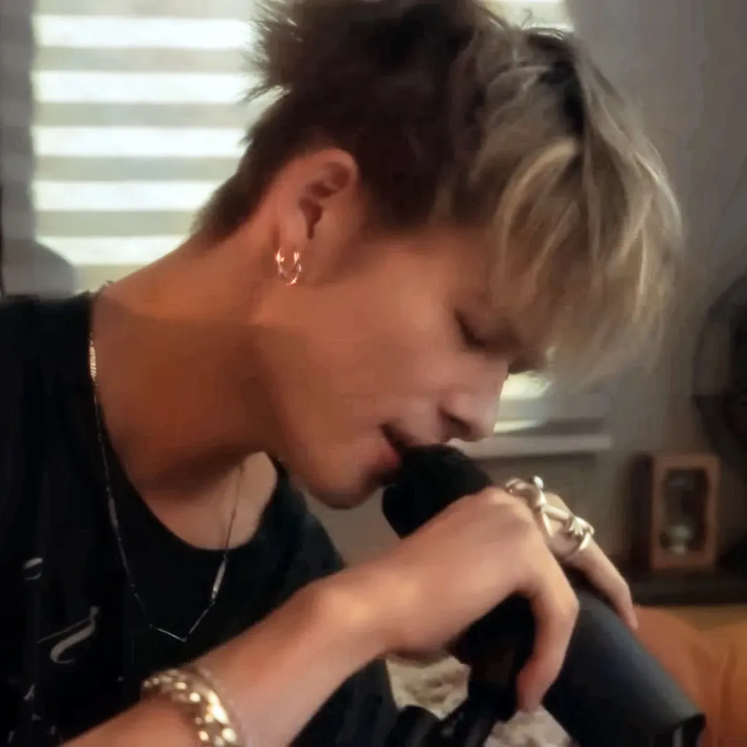 Momen yang diabadikan oleh penggemar NI-KI (ENHYPEN)