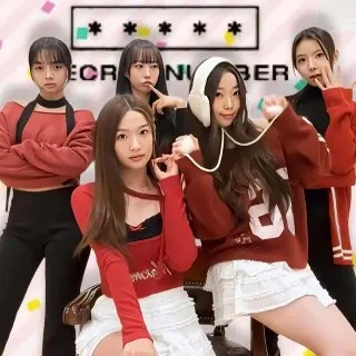 A moment captured by SECRET NUMBER's fan