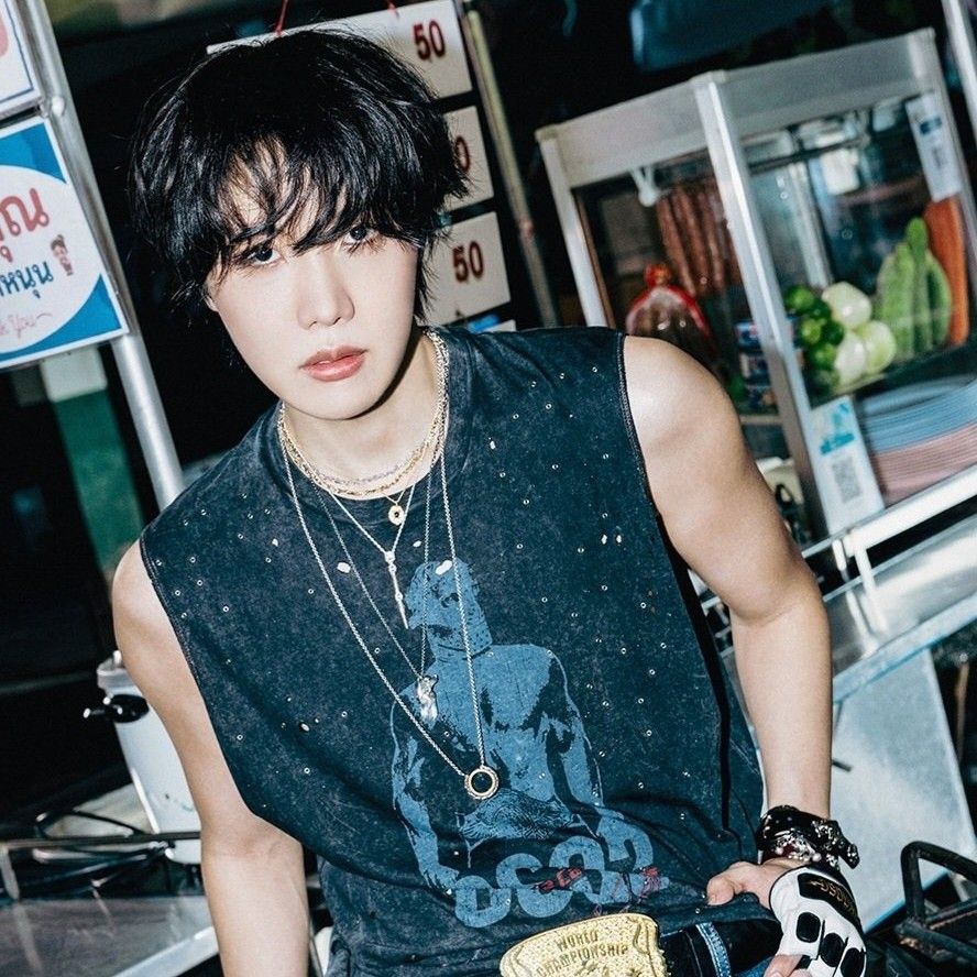 Foto terbaru j-hope (BTS)