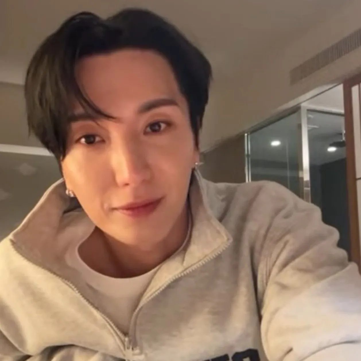 Recent activity shot of Leeteuk (Super Junior)