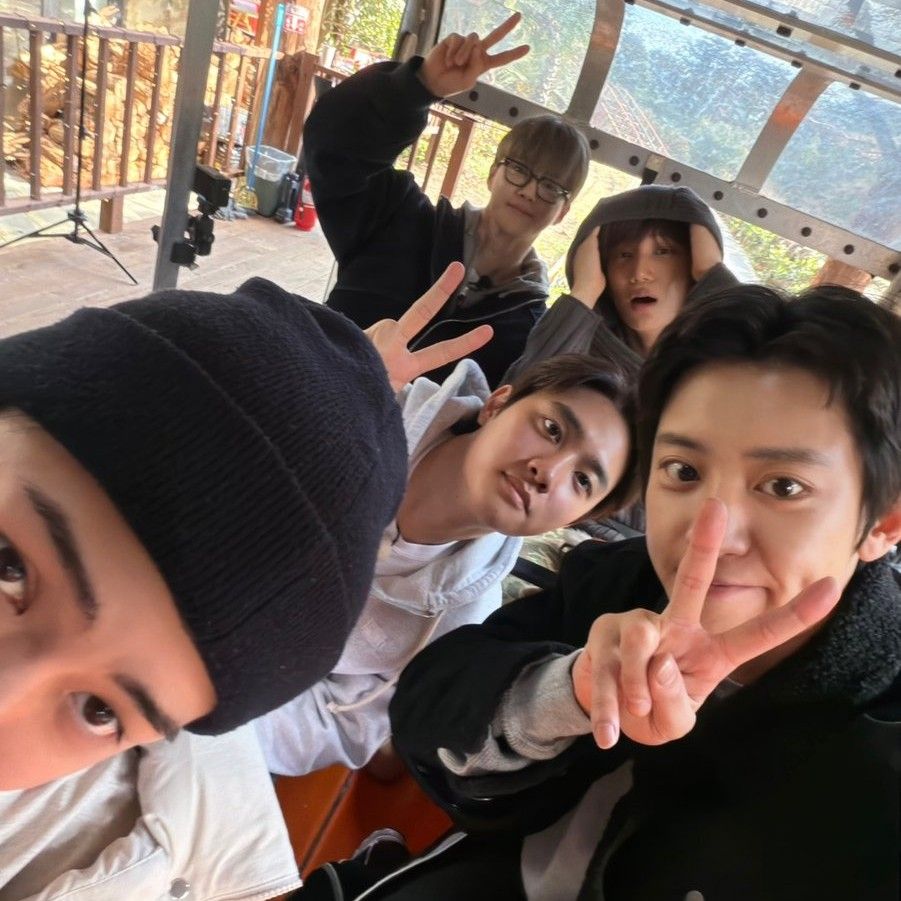 Behind-the-scenes cut of EXO