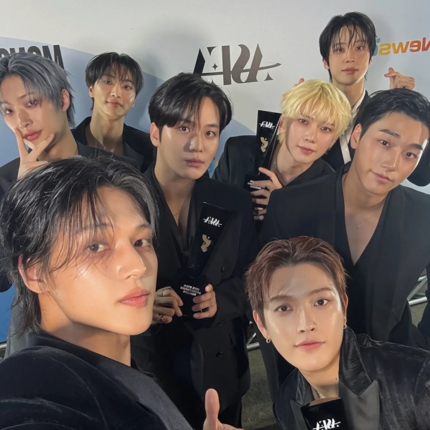 ATEEZの舞台裏ショット