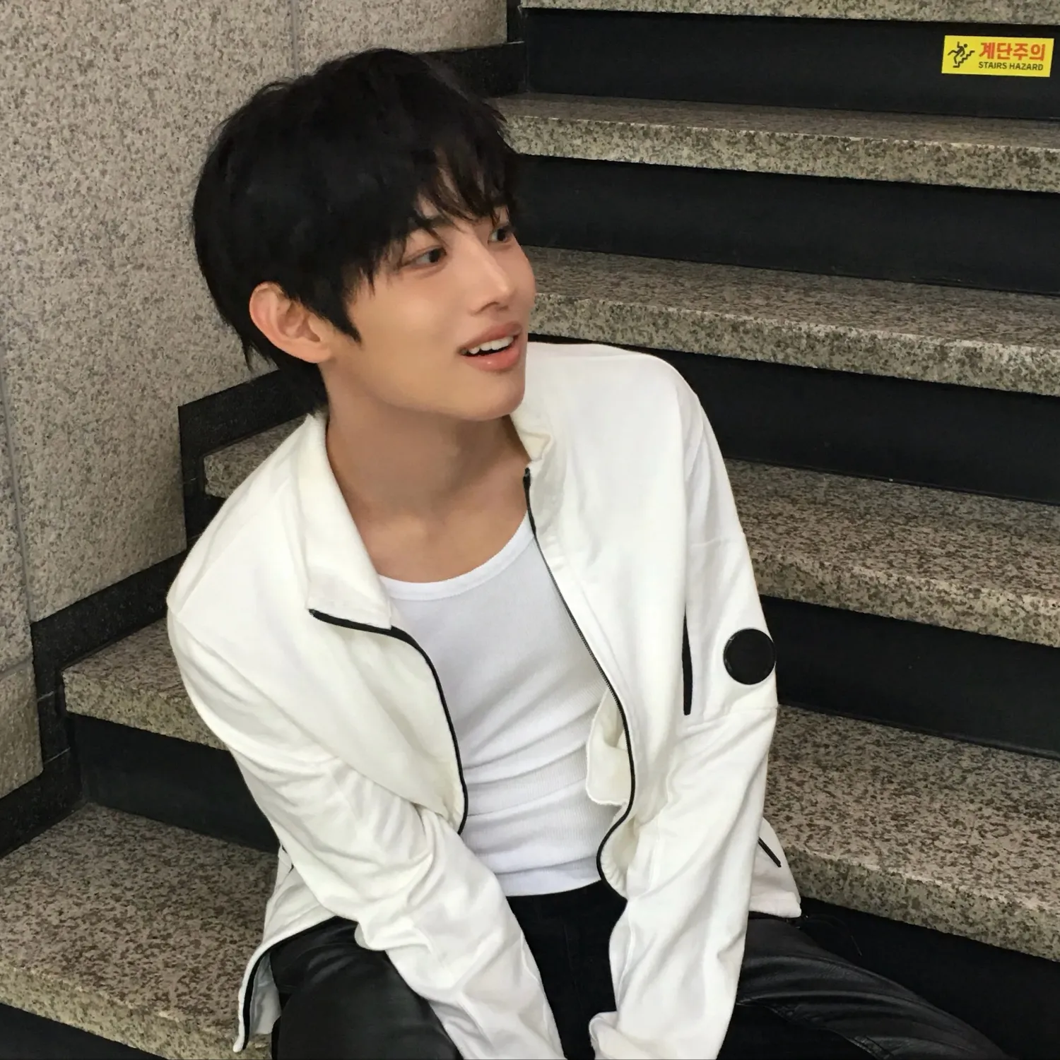 Behind-the-scenes cut of Jang yonghoon (IDID)