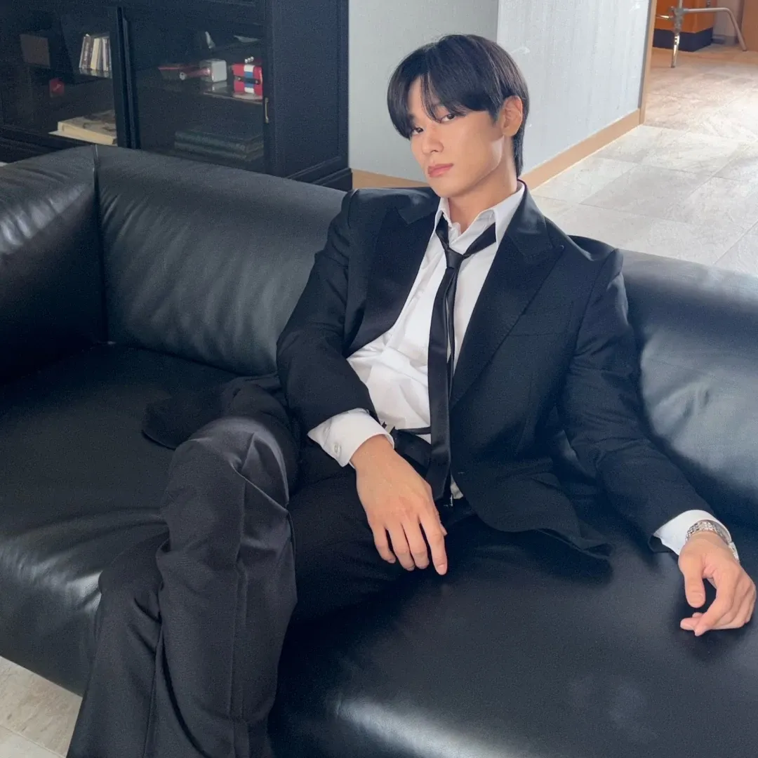 Latest photo of Juyeon (THE BOYZ)