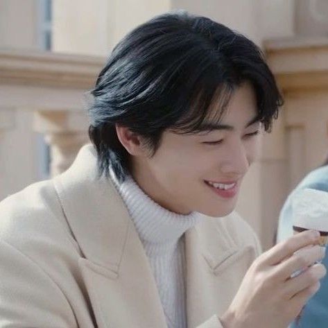 Latest photo of Eunwoo (ASTRO)