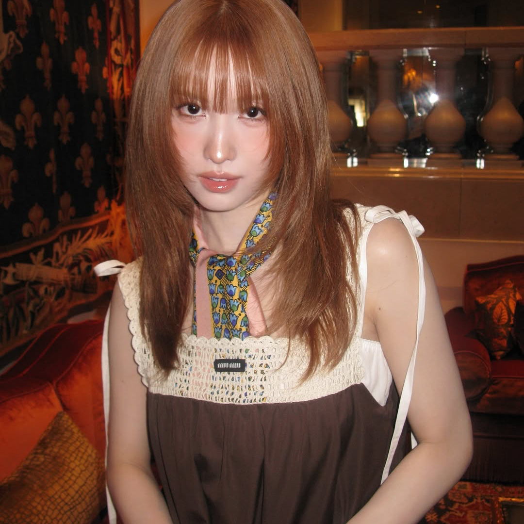 Foto aktivitas terbaru Momo (TWICE)