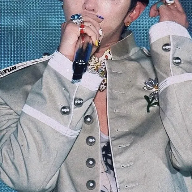 G-DRAGON (BIGBANG)的最新活動照片