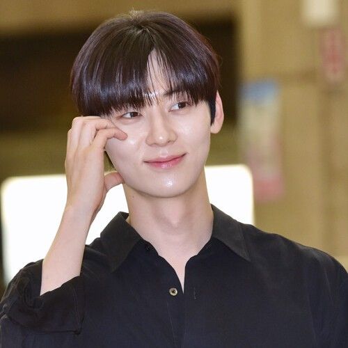 Latest photo of Hwang Minhyun