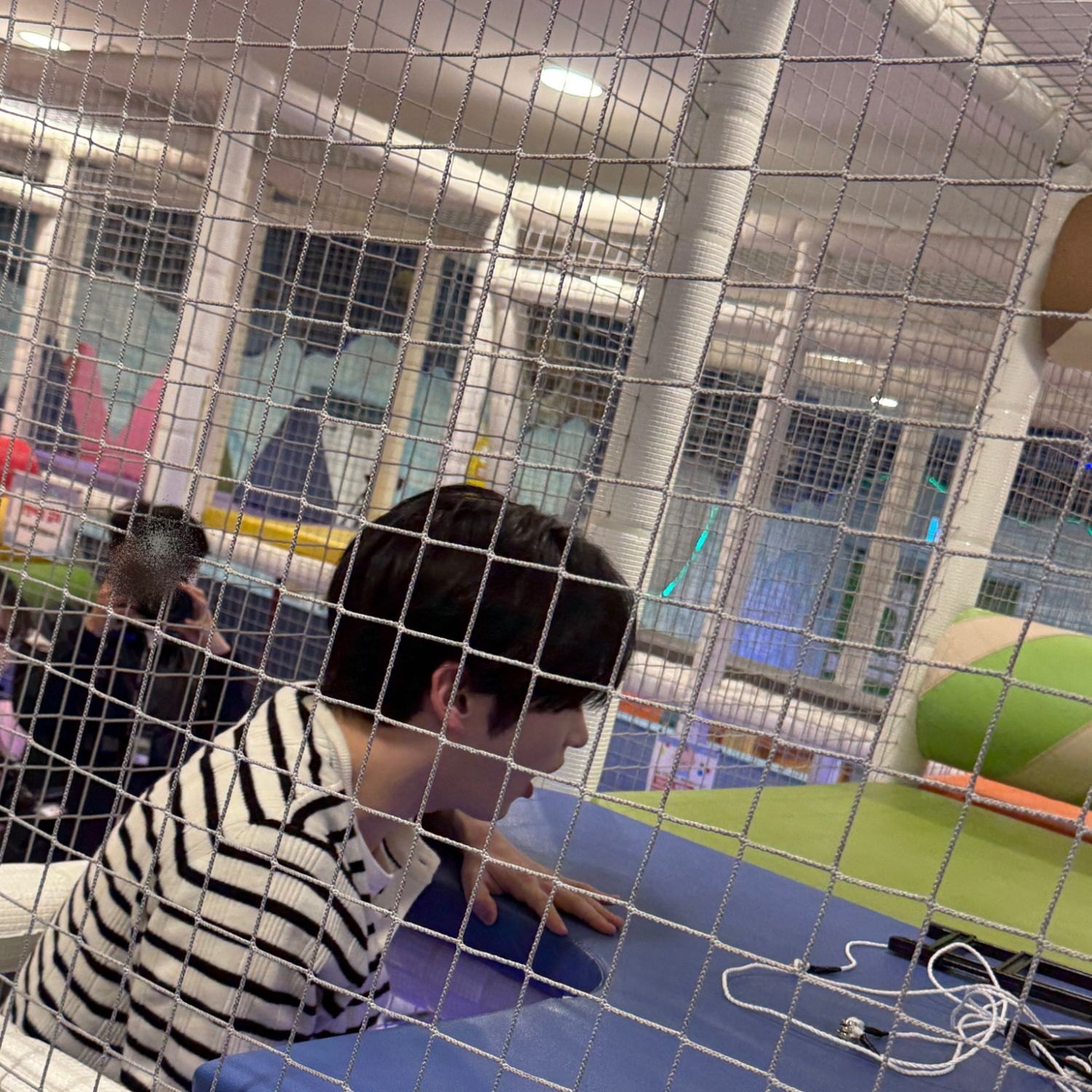 Foto terbaru Sung Hanbin (ZEROBASEONE)