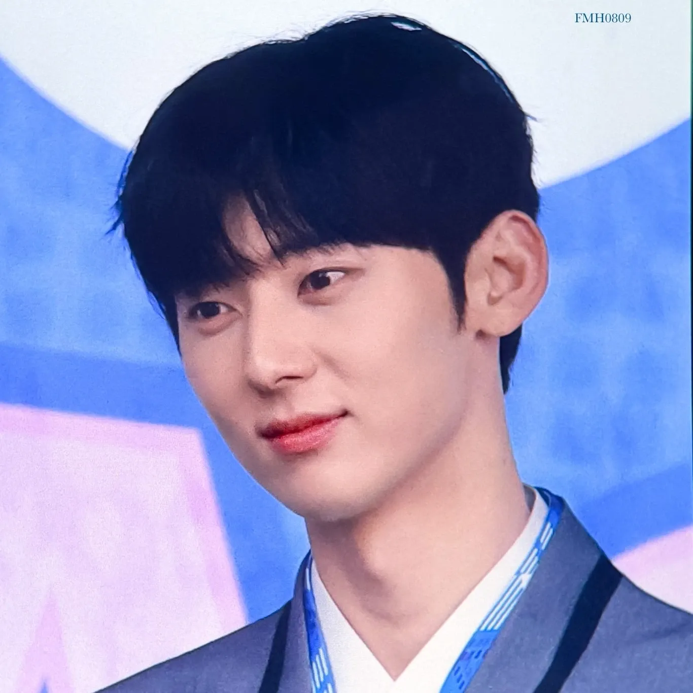A moment captured by Hwang Minhyun's fan