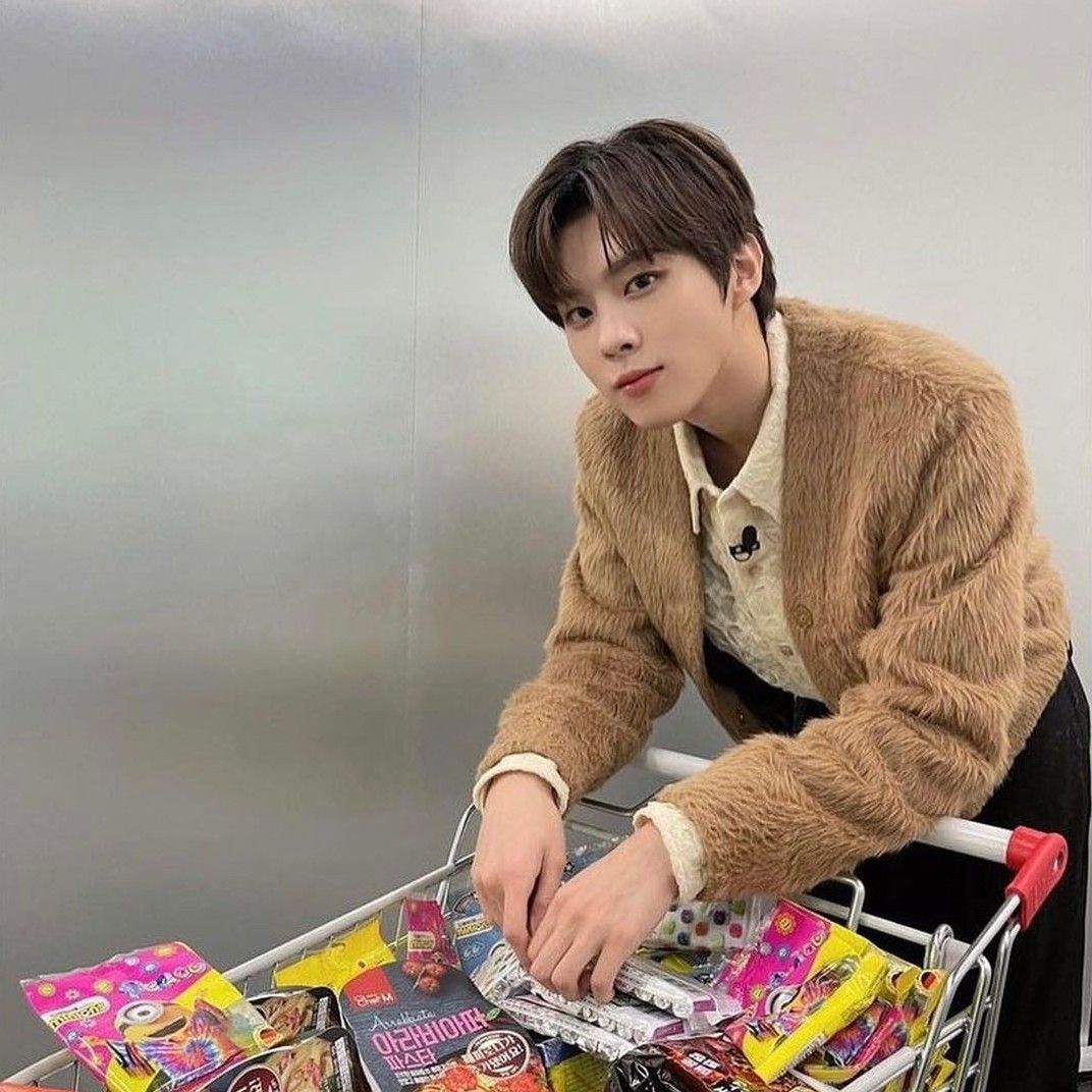 A moment captured by Kim Wooseok's fan