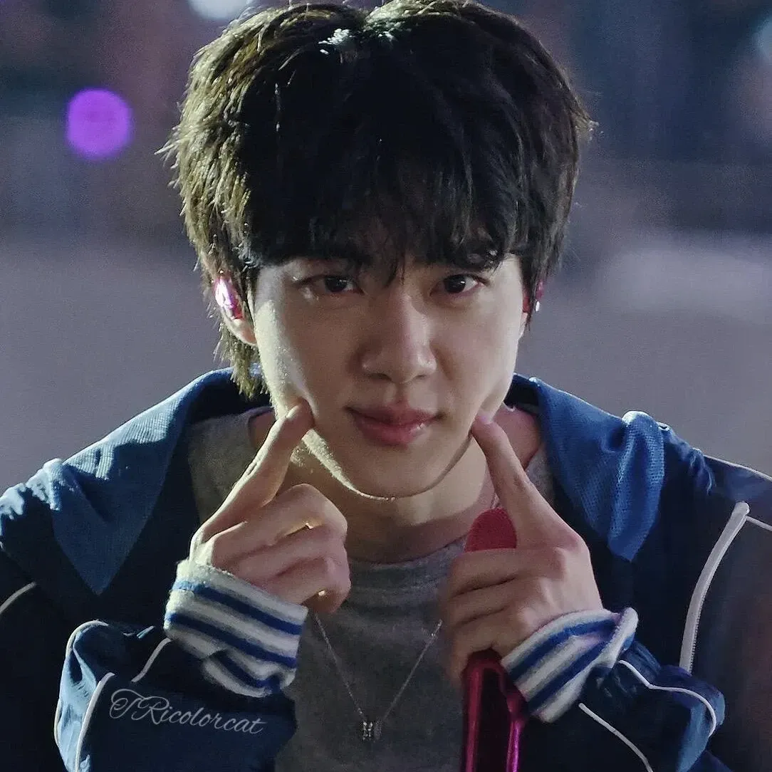 진 (방탄소년단) 최근 활동샷