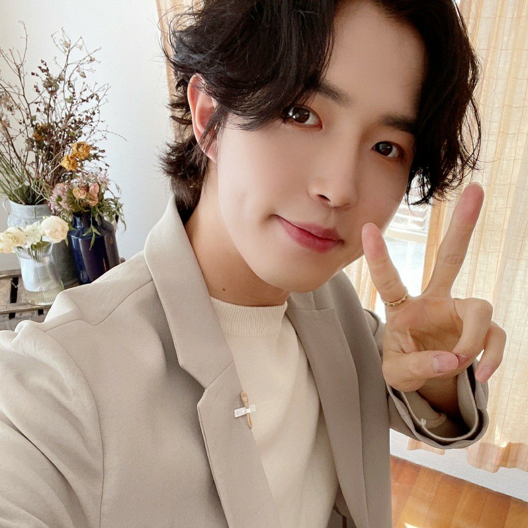 Potret di balik layar Kim Jaehwan