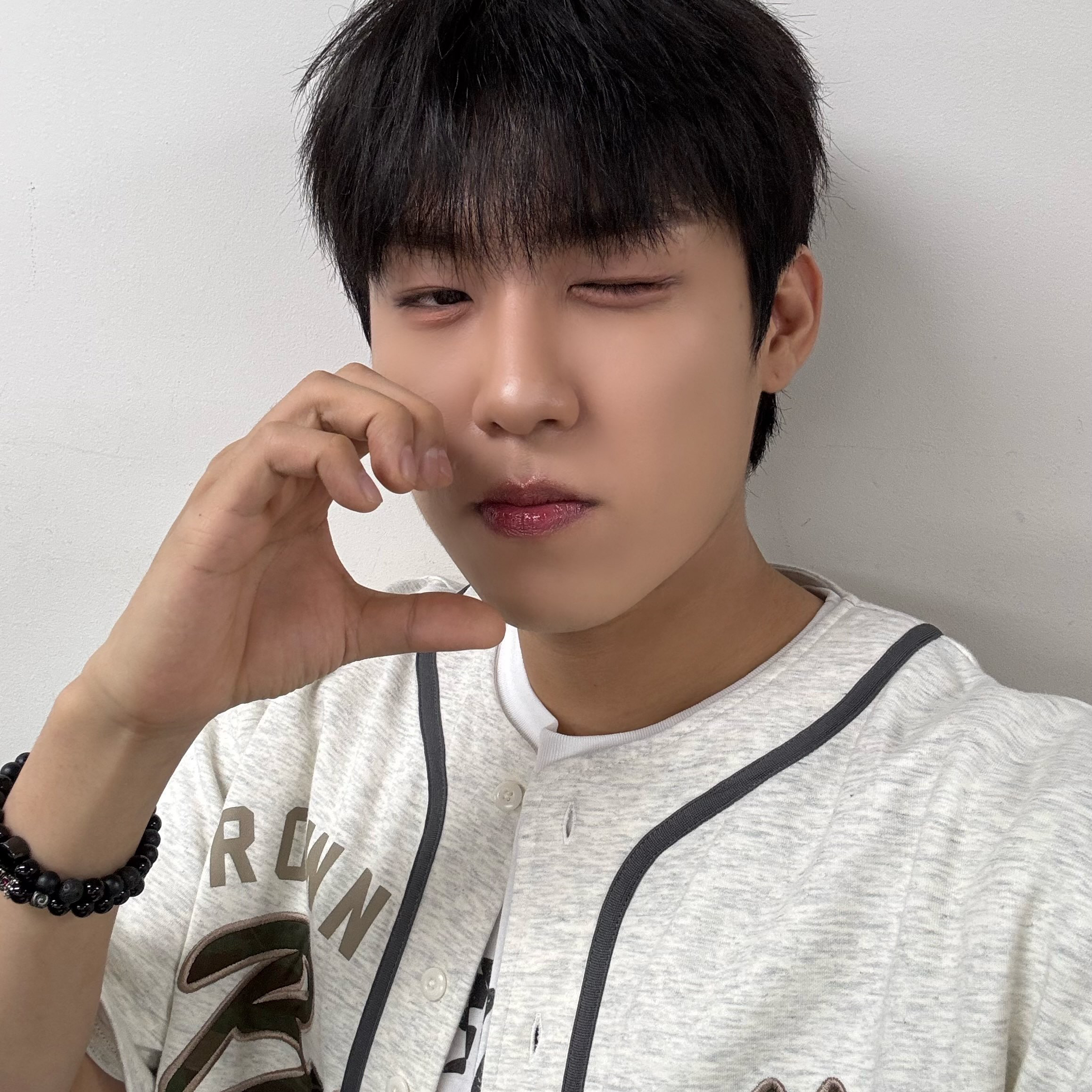 Potret di balik layar Park Woojin (AB6IX)