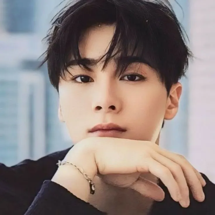 Latest photo of Moonbin (ASTRO)