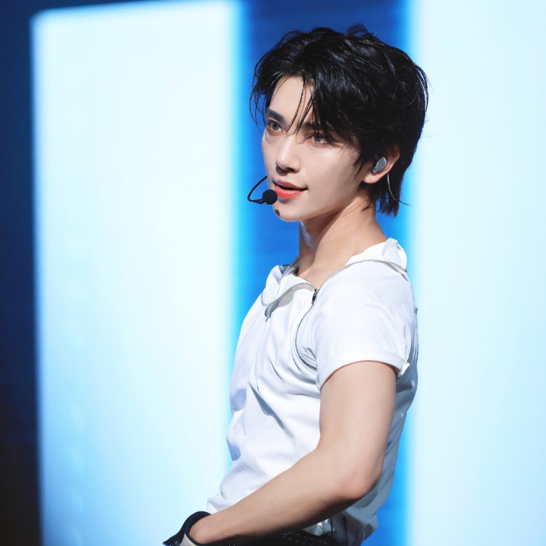 A moment captured by Joshua (SEVENTEEN)'s fan