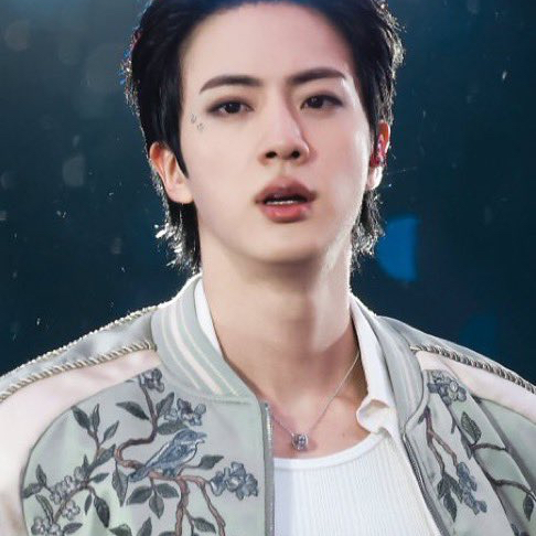 Behind-the-scenes cut of Jin (BTS)