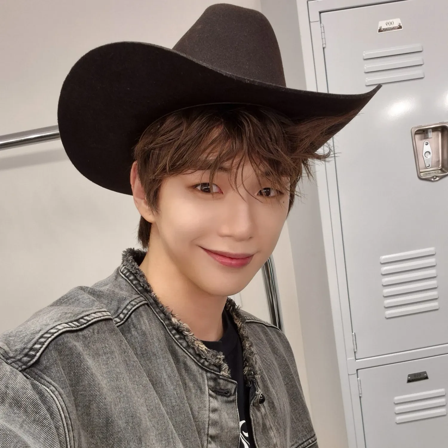 강다니엘 최근 활동샷