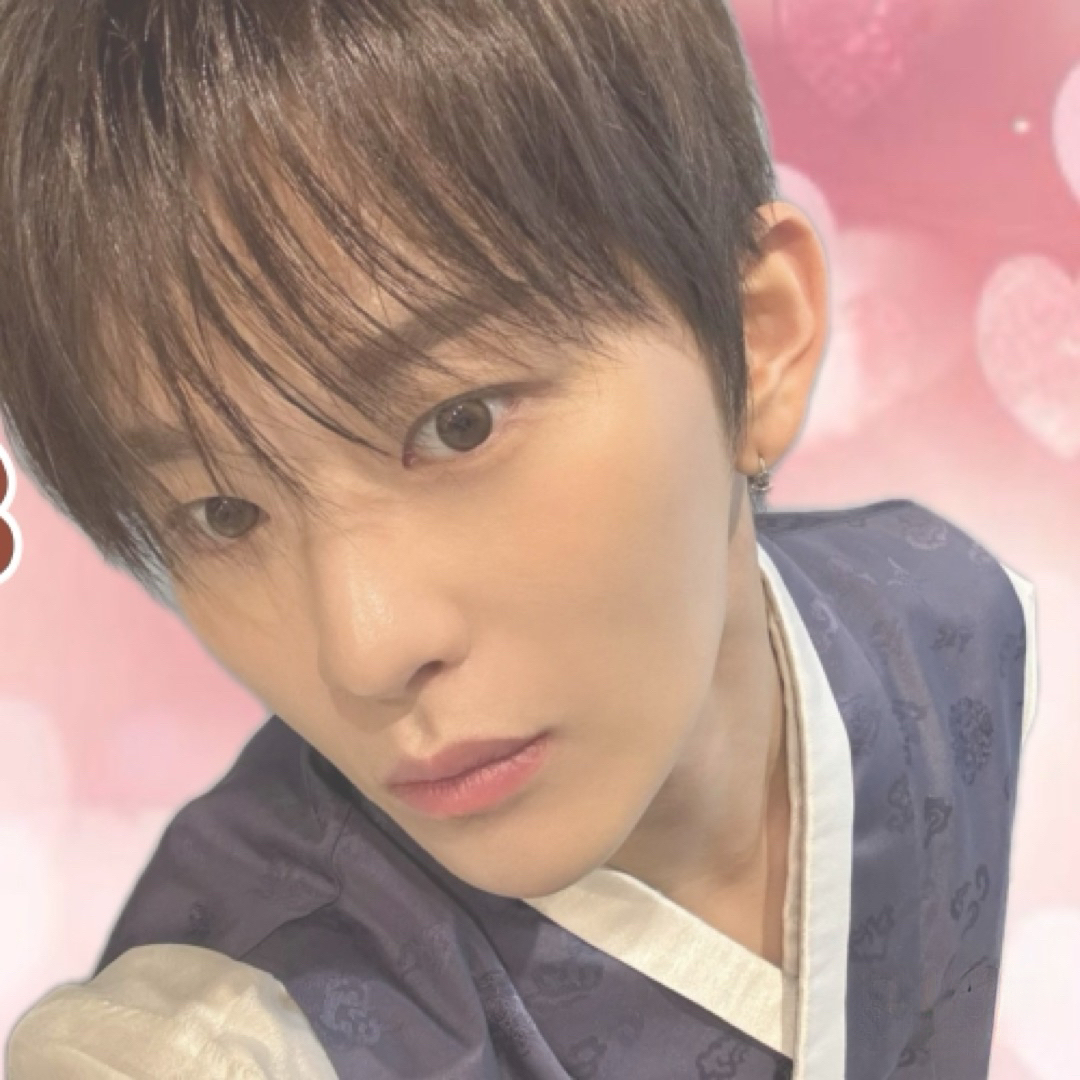 Behind-the-scenes cut of Haseung (WHIB)