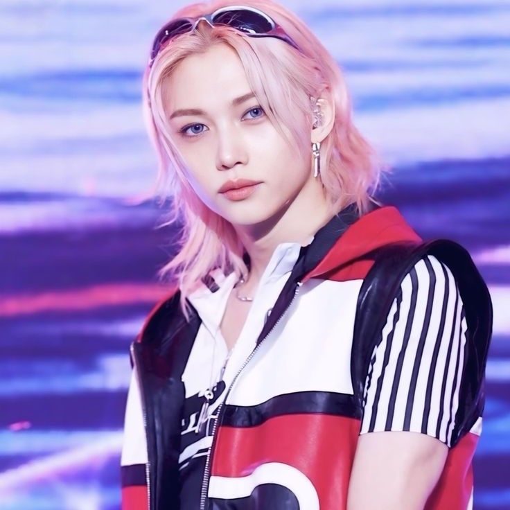 Latest photo of Felix (Stray Kids)