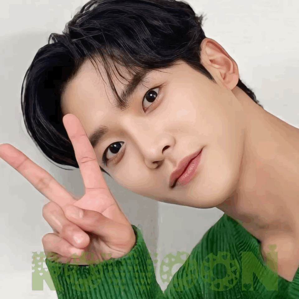 로운의 비하인드 컷